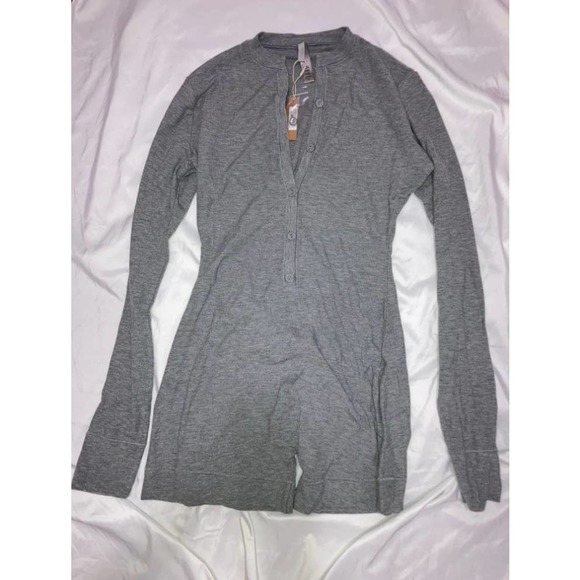 2 Sizes Skims Soft Lounge Button Up Henley Onesie Romper in Heather Gray NWT - Picture 9 of 11
